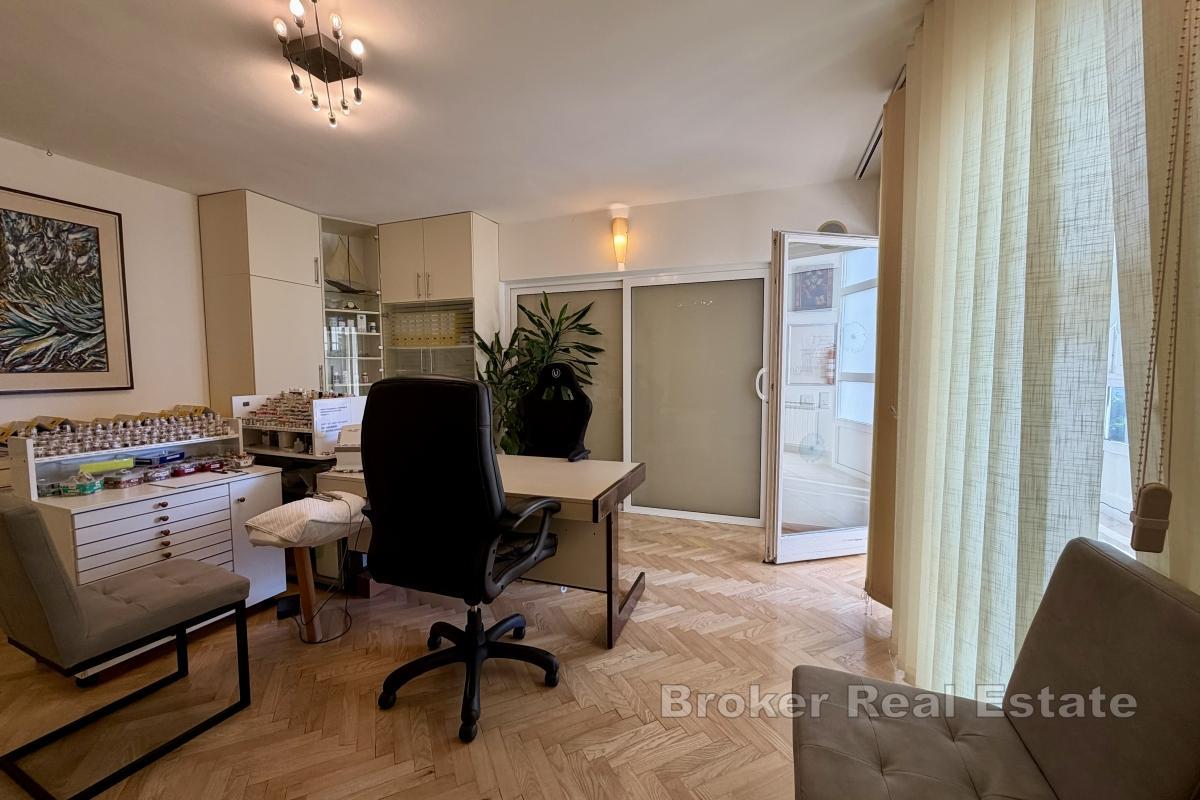 Appartamento in posizione ideale per attività commerciali