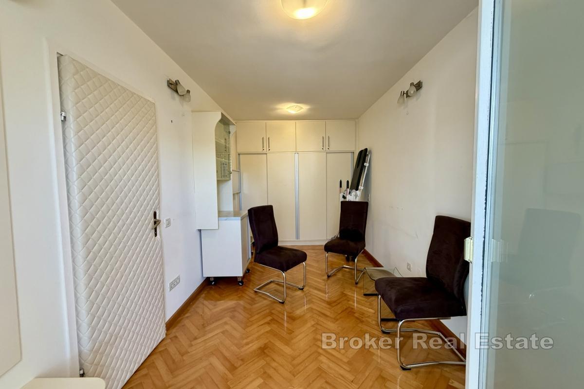 Attraktiv gelegene Gewerbewohnung