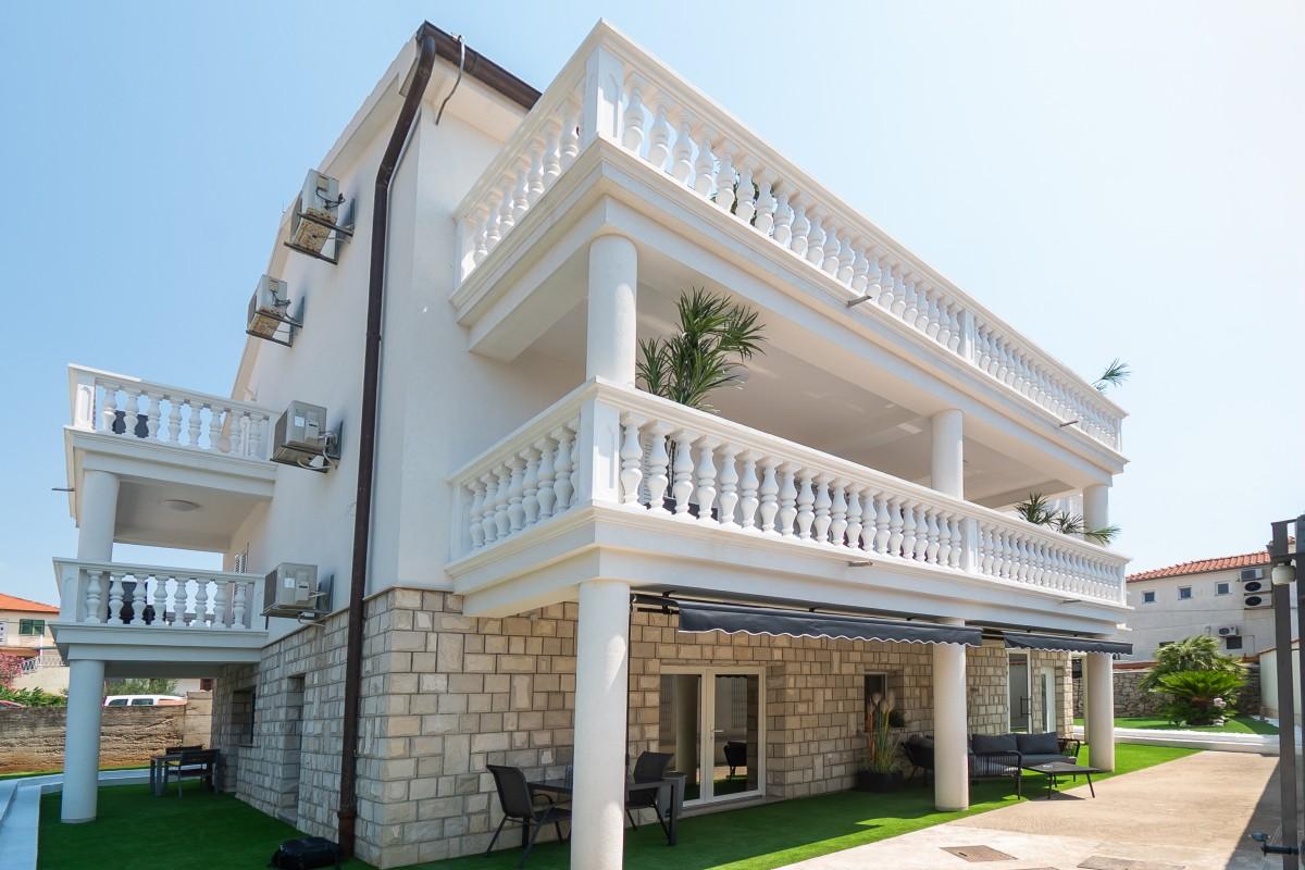 001-2049-104-Vodice-apartment-house-with-8-units-for-sale