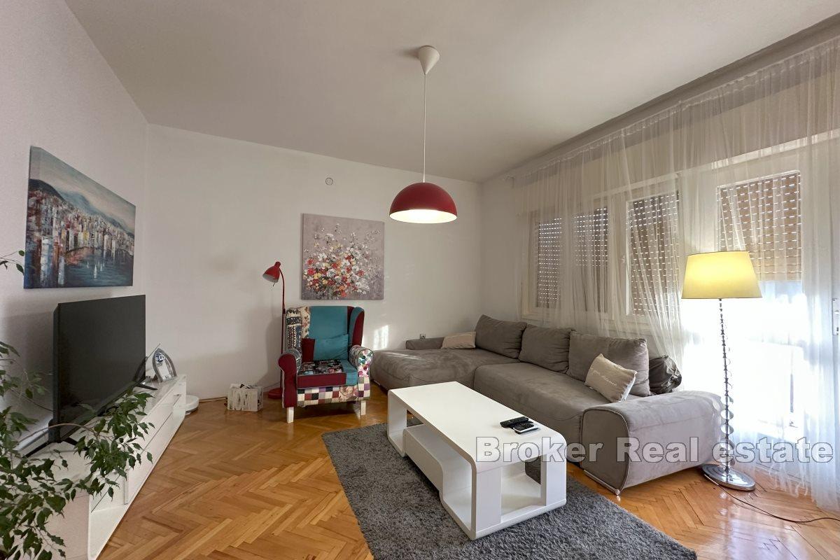 001-2049-12-Kastela-Three-bedroom-apartment-for-rent