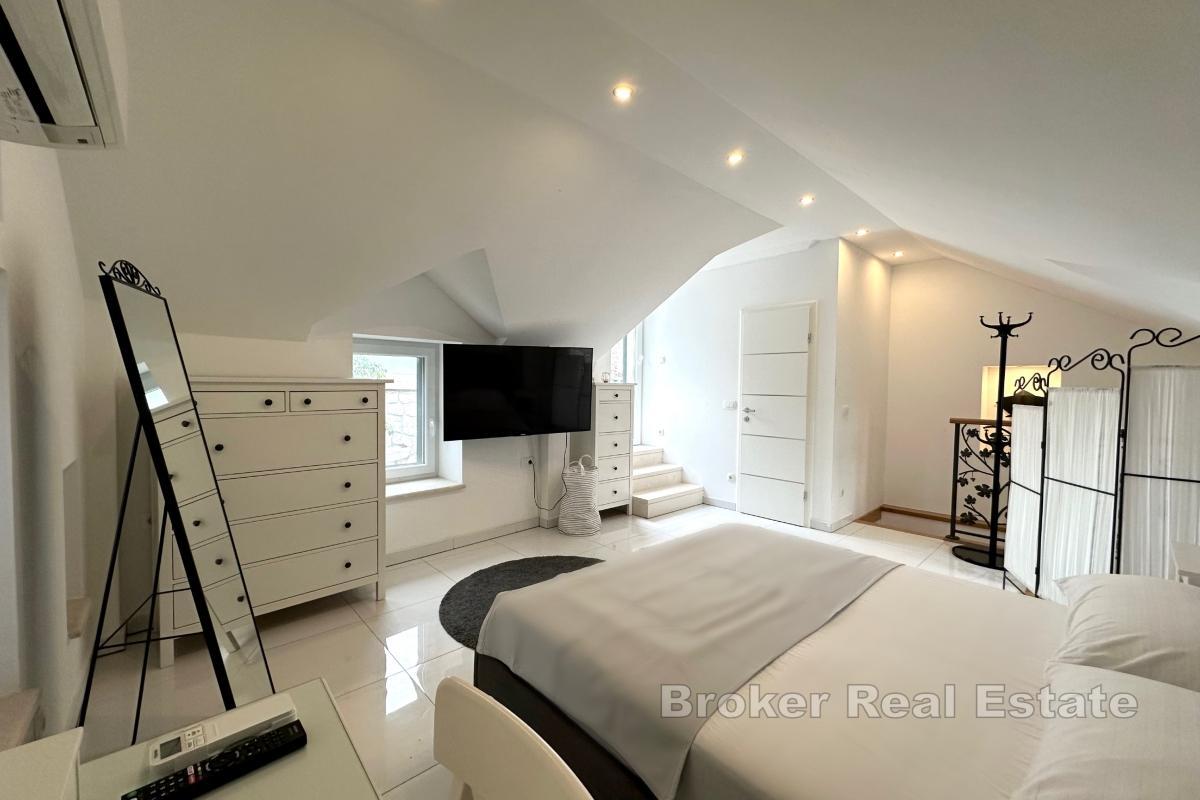 Steinhaus in Meeresnähe