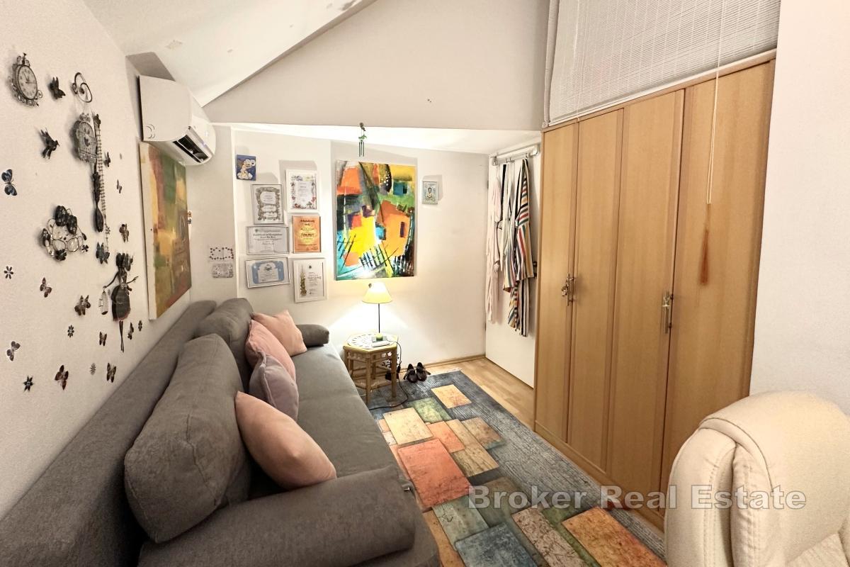 Spazioso appartamento duplex con terrazza e cortile