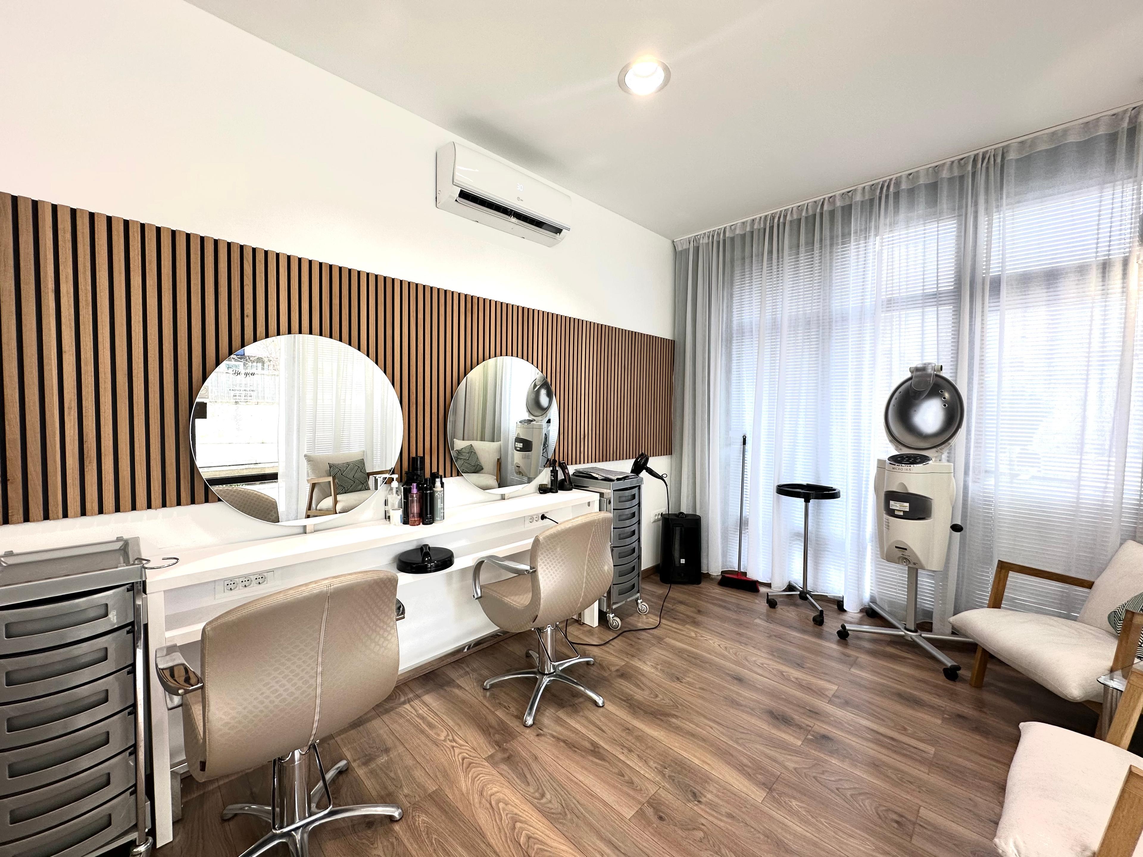 000-2049-35-Split-Split-3-Commercial-space-with-an-established-business-for-sale