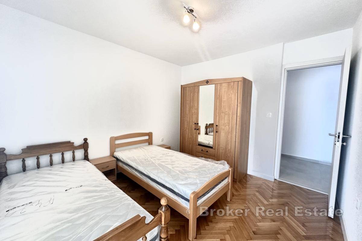 Przestronny apartament z dwiema sypialniami i loggią