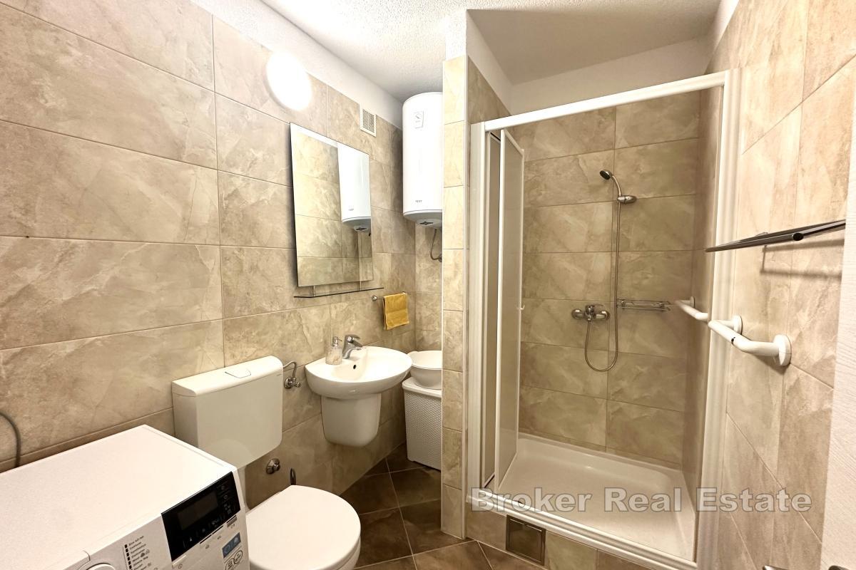 Przestronny apartament z dwiema sypialniami i loggią