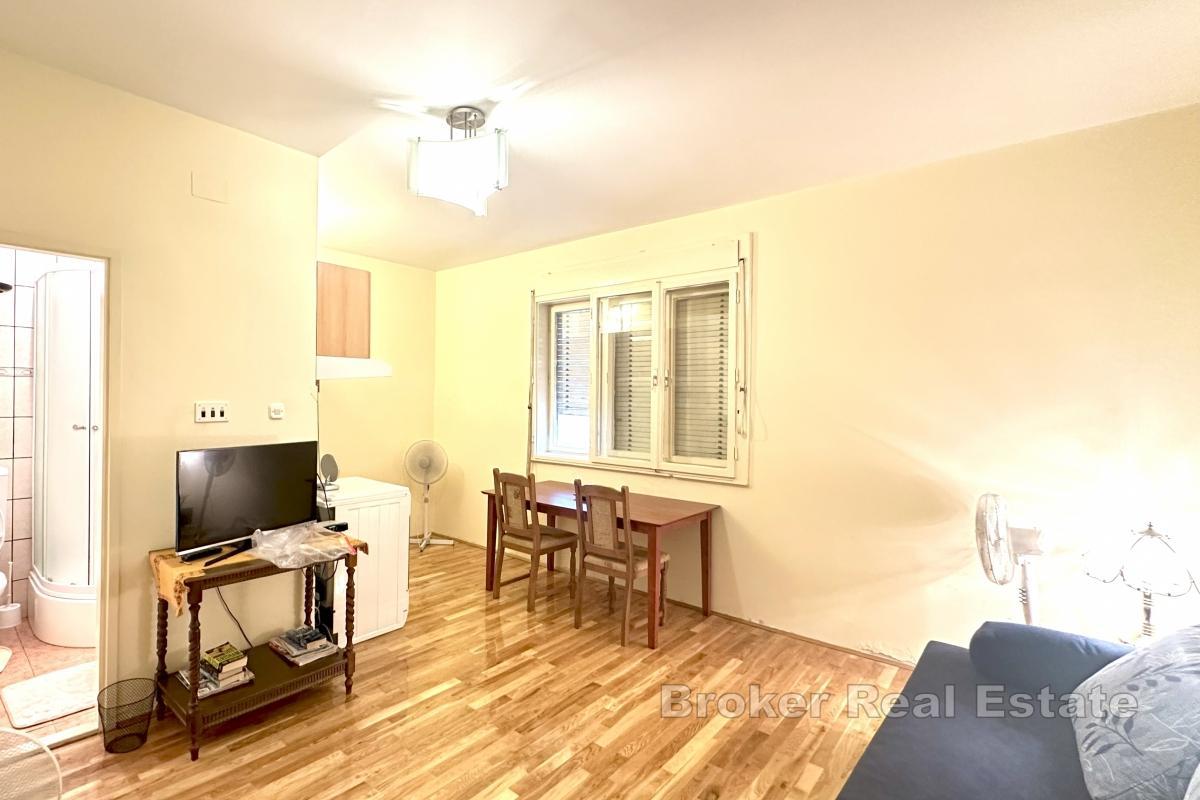 Dwupokojowe mieszkanie z przestronnym ogrodem