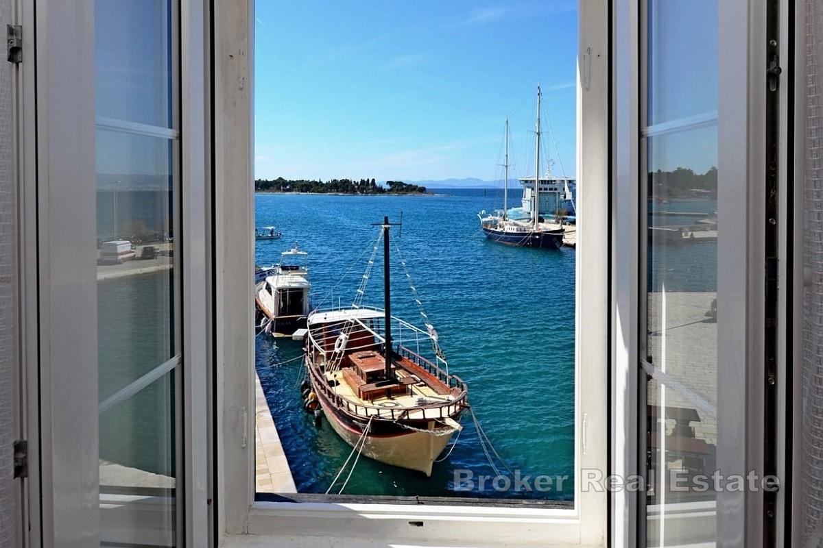 Appartamenti in prima fila sul mare