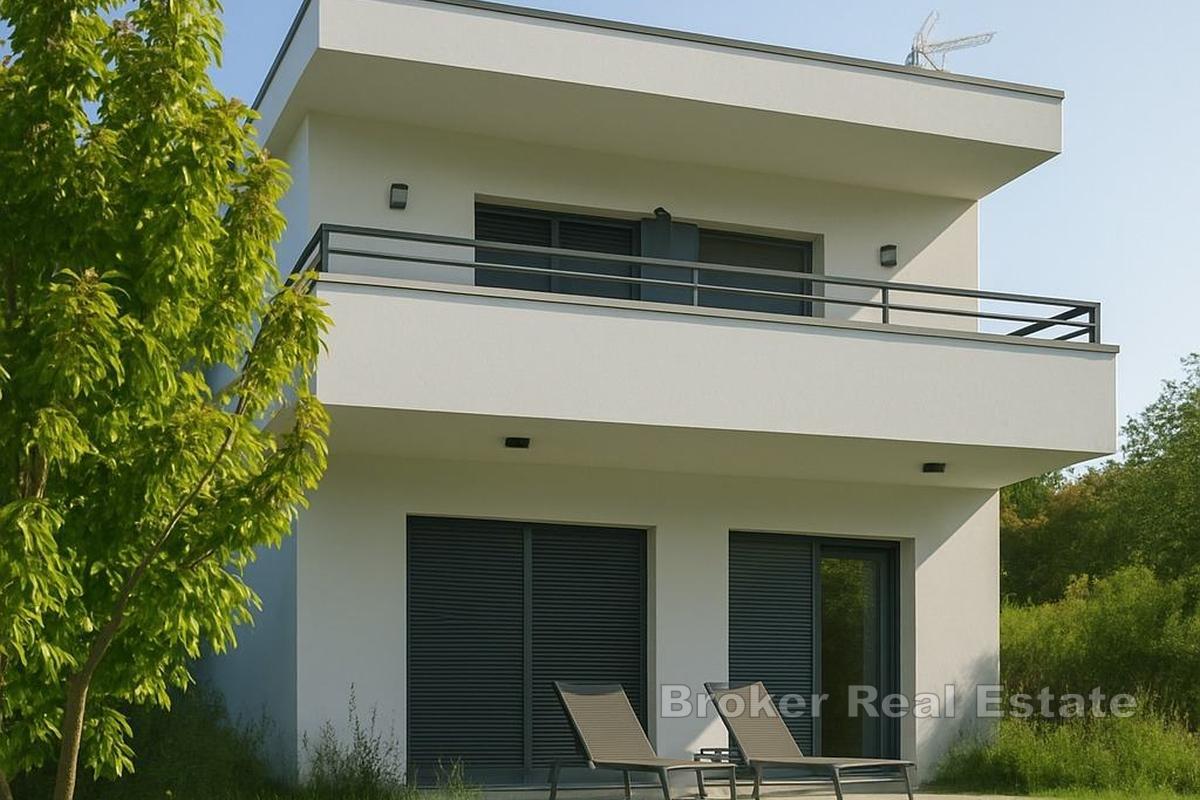 Novosagrađena kuća u Naklicama, nadomak Omiša