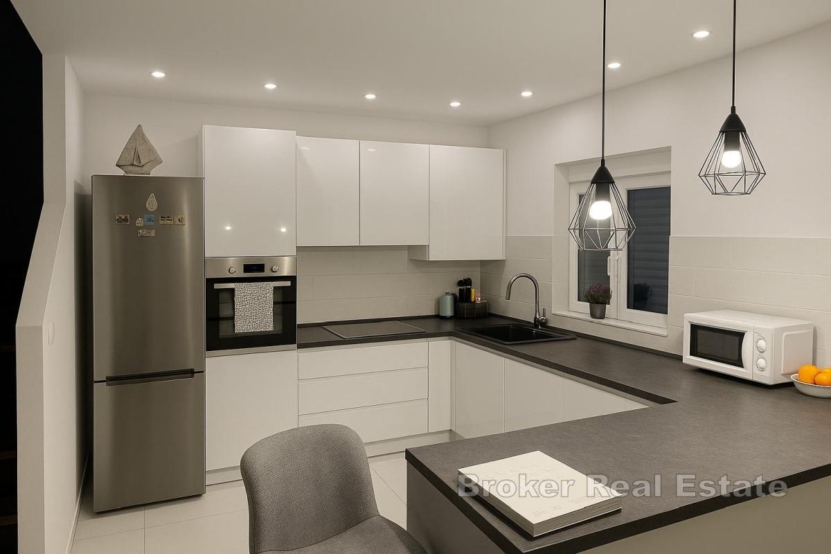 Novosagrađena kuća u Naklicama, nadomak Omiša