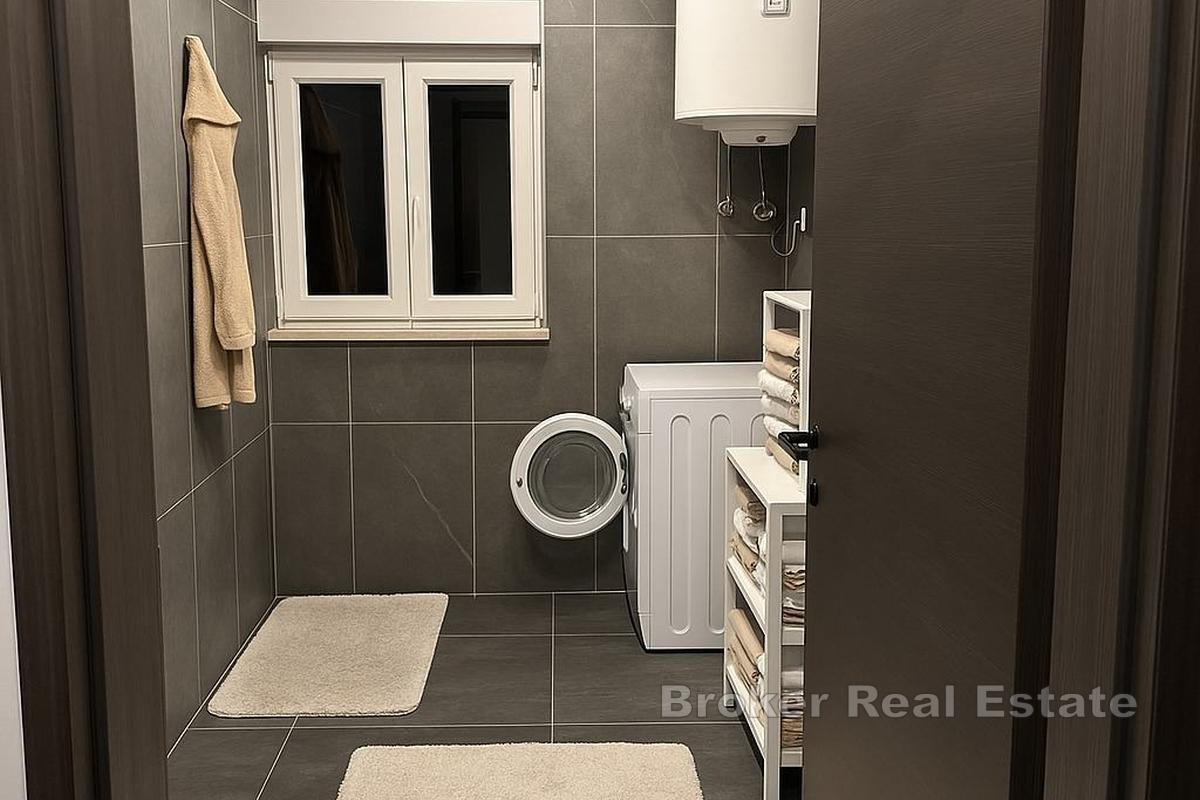 Novosagrađena kuća u Naklicama, nadomak Omiša