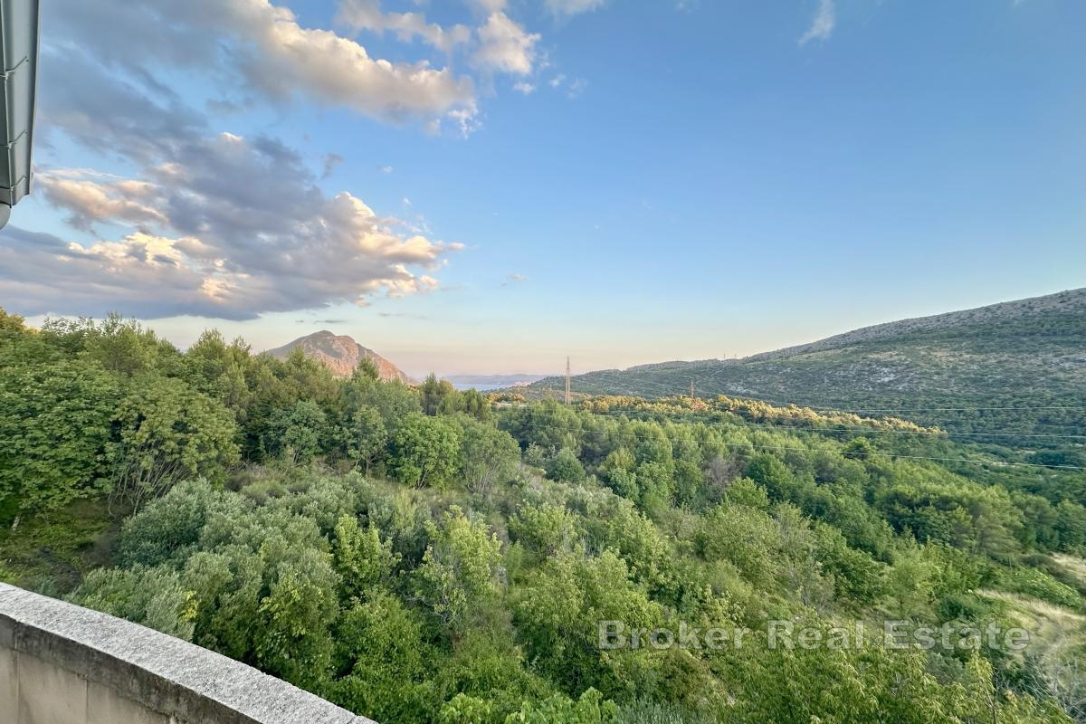 Dom w budowie z dużym ogrodem