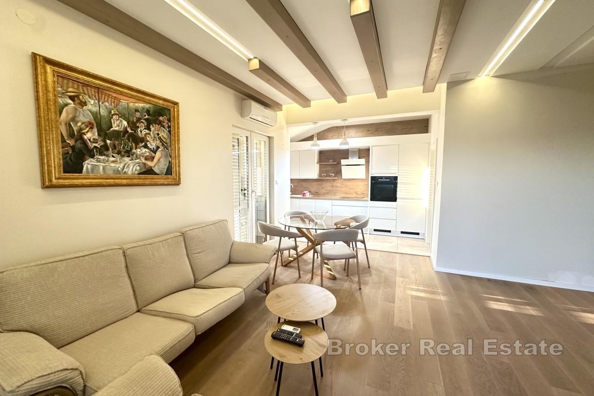 Przestronny apartament z dwiema sypialniami i widokiem na morze