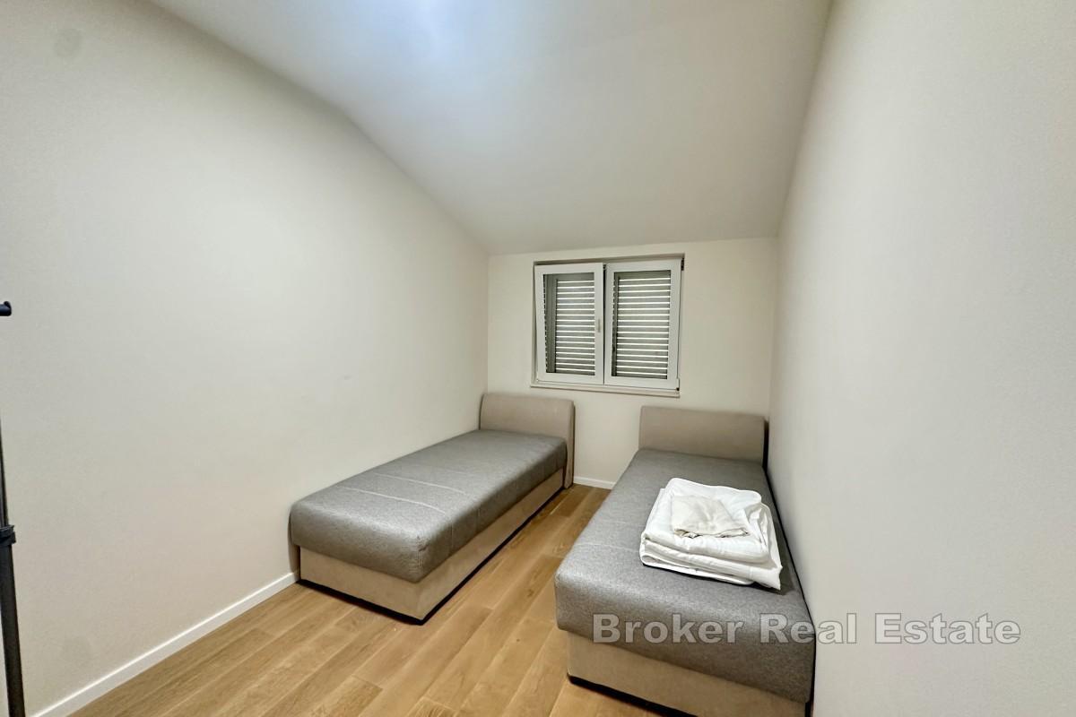 Przestronny apartament z dwiema sypialniami i widokiem na morze