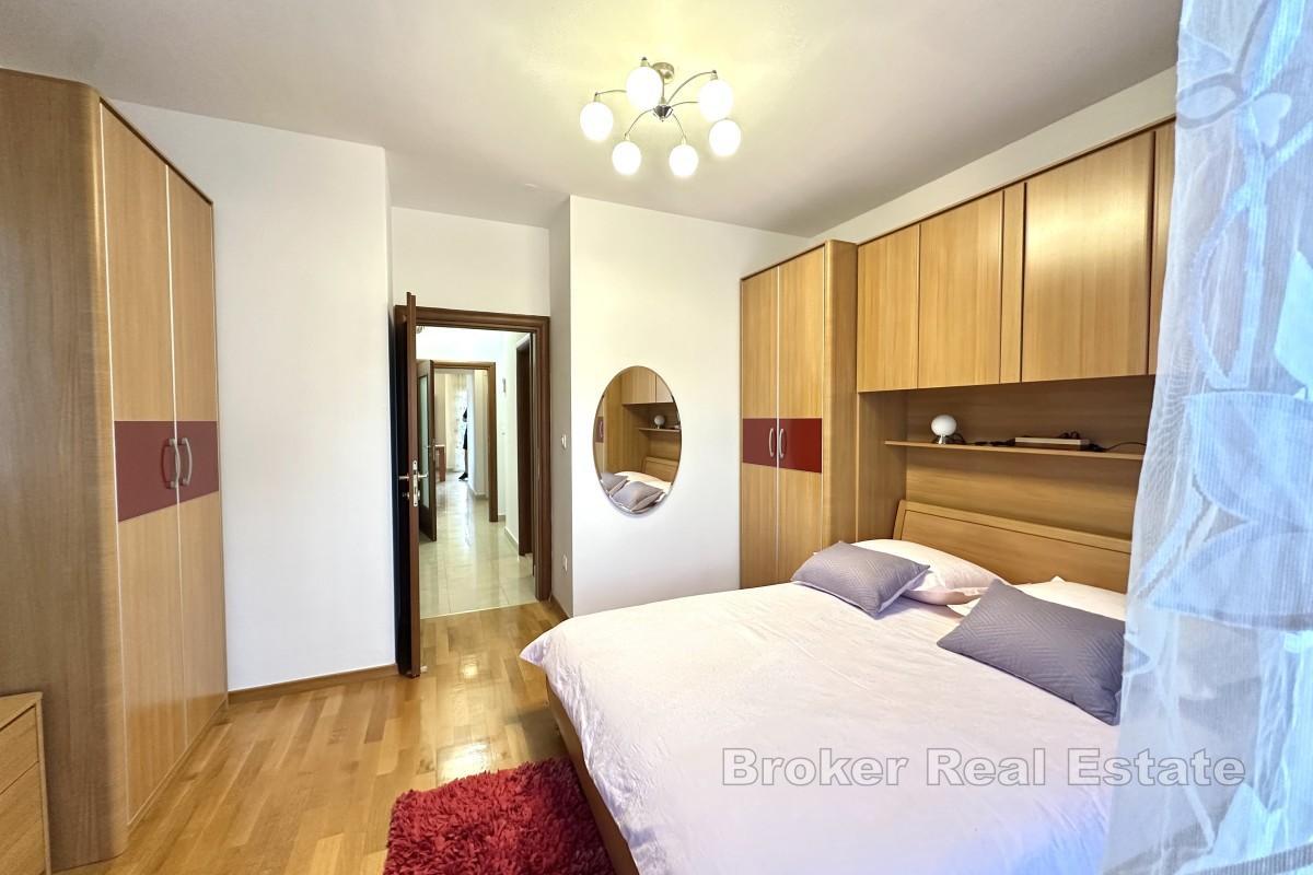 Exkluzivní dvoupokojový byt v Žnjanu - dlouhodobý pronájem