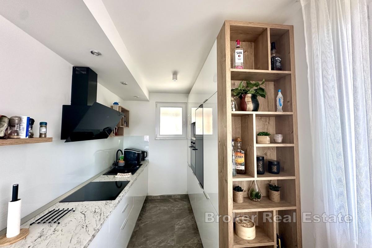 Przestronny apartament typu duplex z tarasem i widokiem na morze
