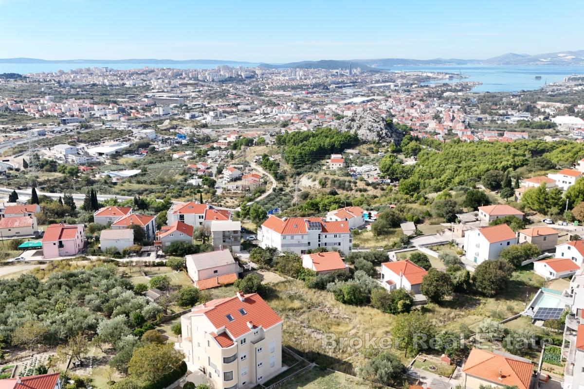 Byggetomt med prosjekt i M1-sonen