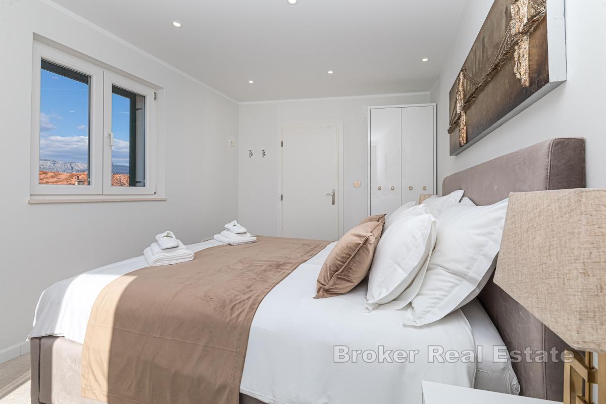 Solrik byleilighet med åpen utsikt