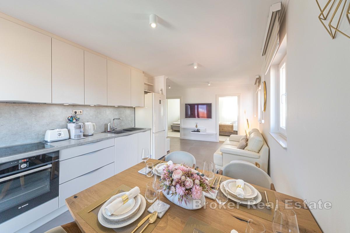 Solrik byleilighet med åpen utsikt