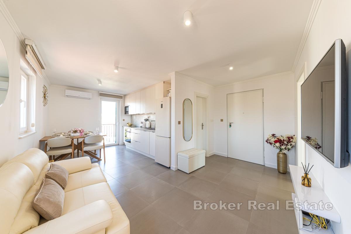 Solrik byleilighet med åpen utsikt