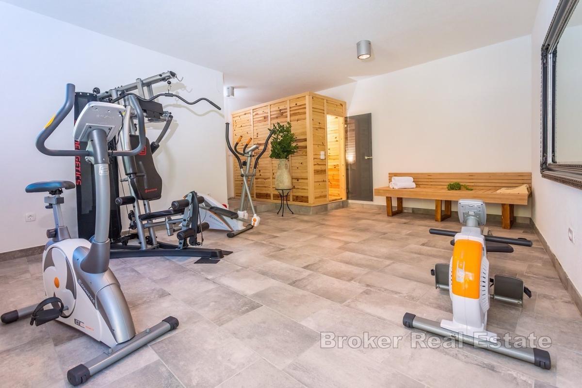 Vila s bazenom i pogledom na more