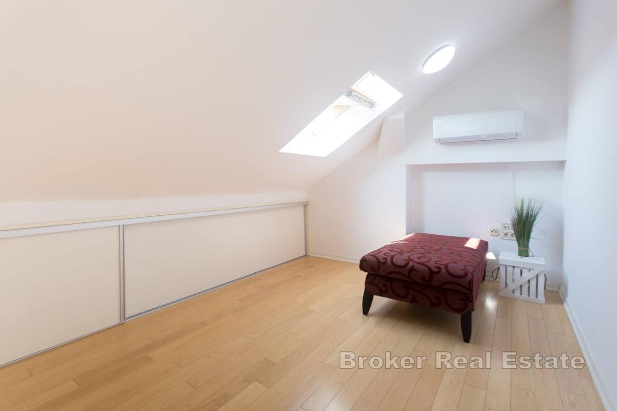 Apartament dwupoziomowy w doskonałej lokalizacji