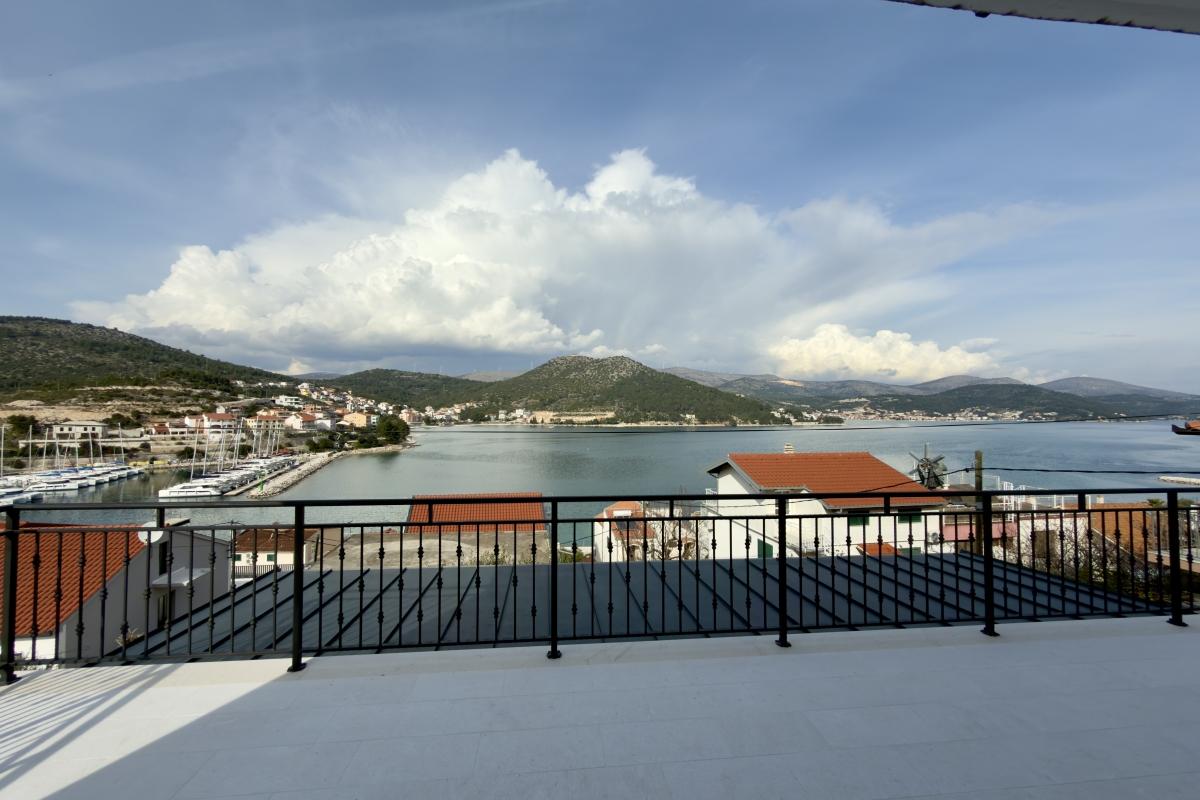 Trzy apartamenty z widokiem na morze