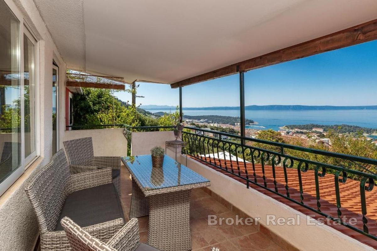 Dům s bazénem a panoramatickým výhledem na moře