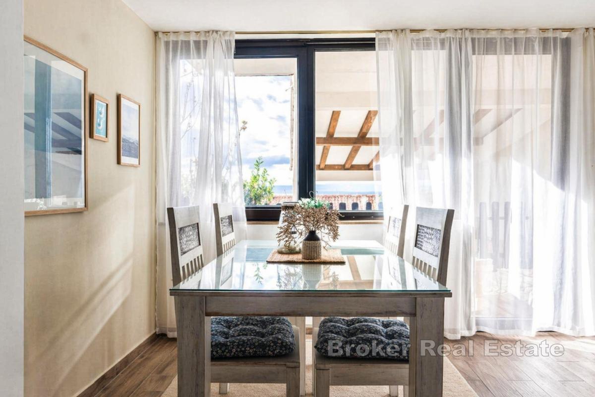 Dům s bazénem a panoramatickým výhledem na moře