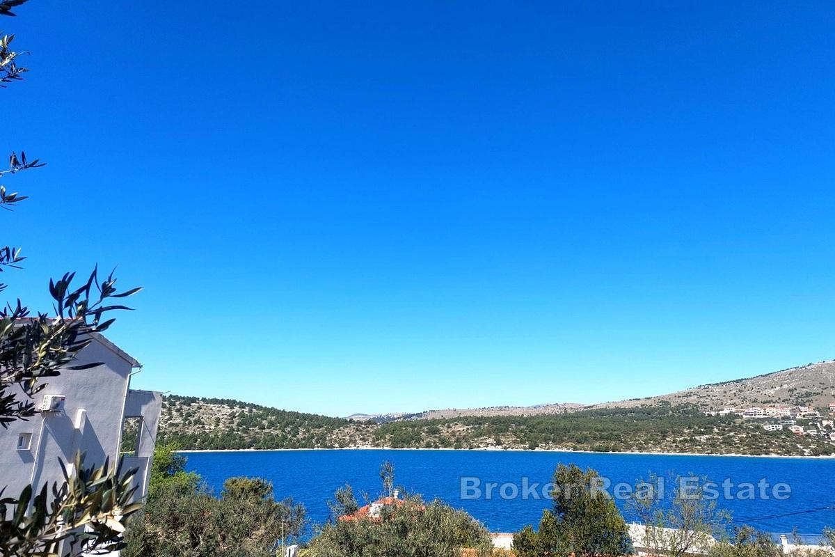 Apartmanska kuća uz obalu