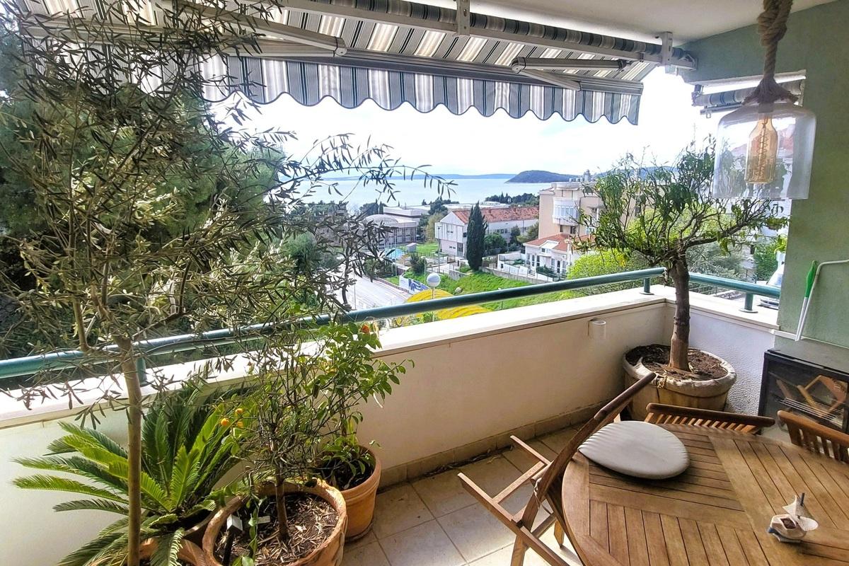 001-2051-11-split-meje-apartment-with-sea-view-and-garage-for-sale