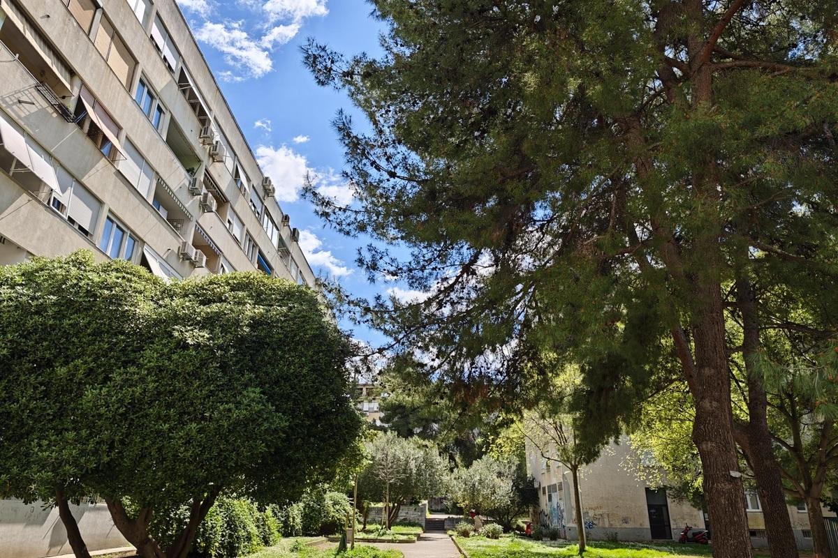 001-2051-14-split-spinut-two-room-apartment-for-sale