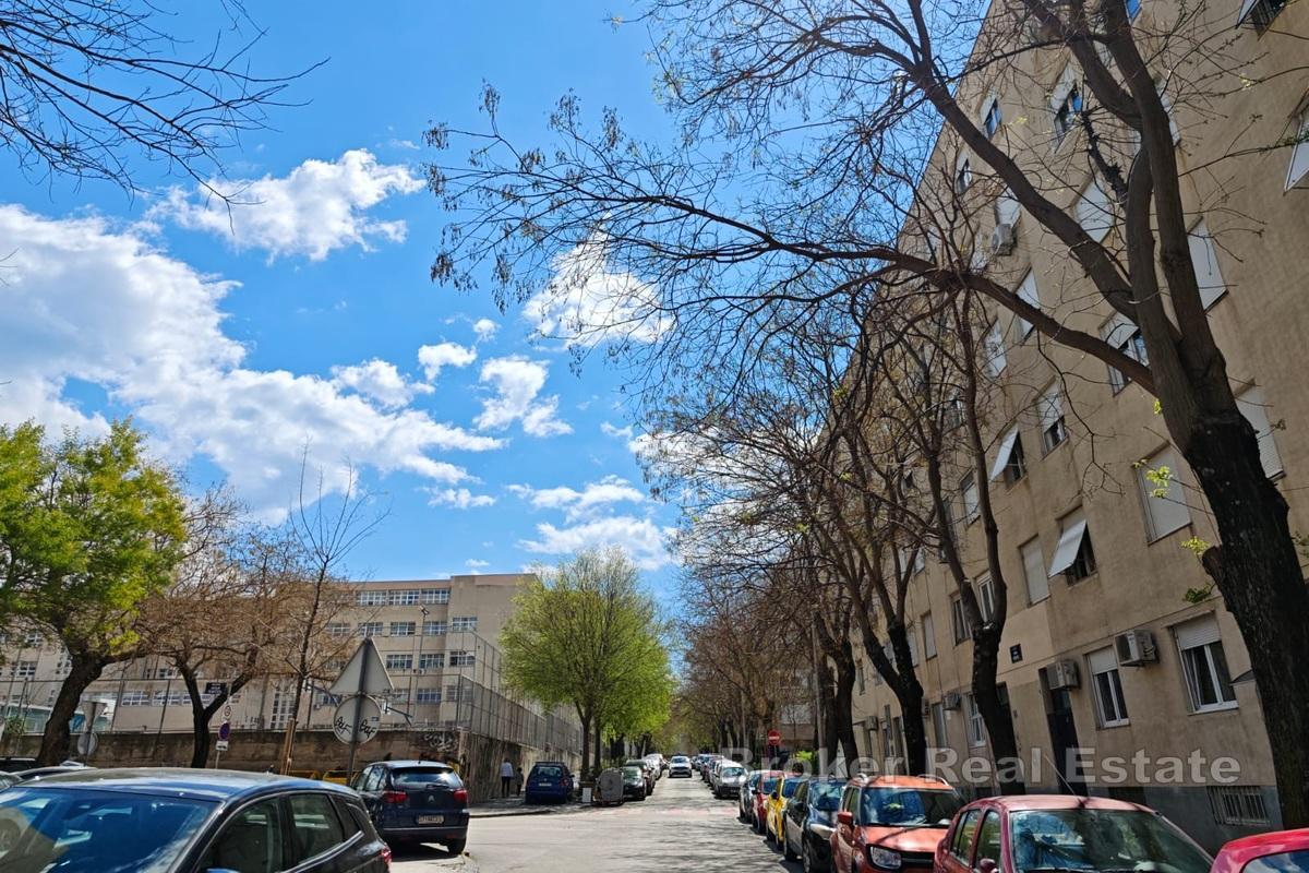 Dwupokojowe mieszkanie na 5 piętrze, budynek z windą