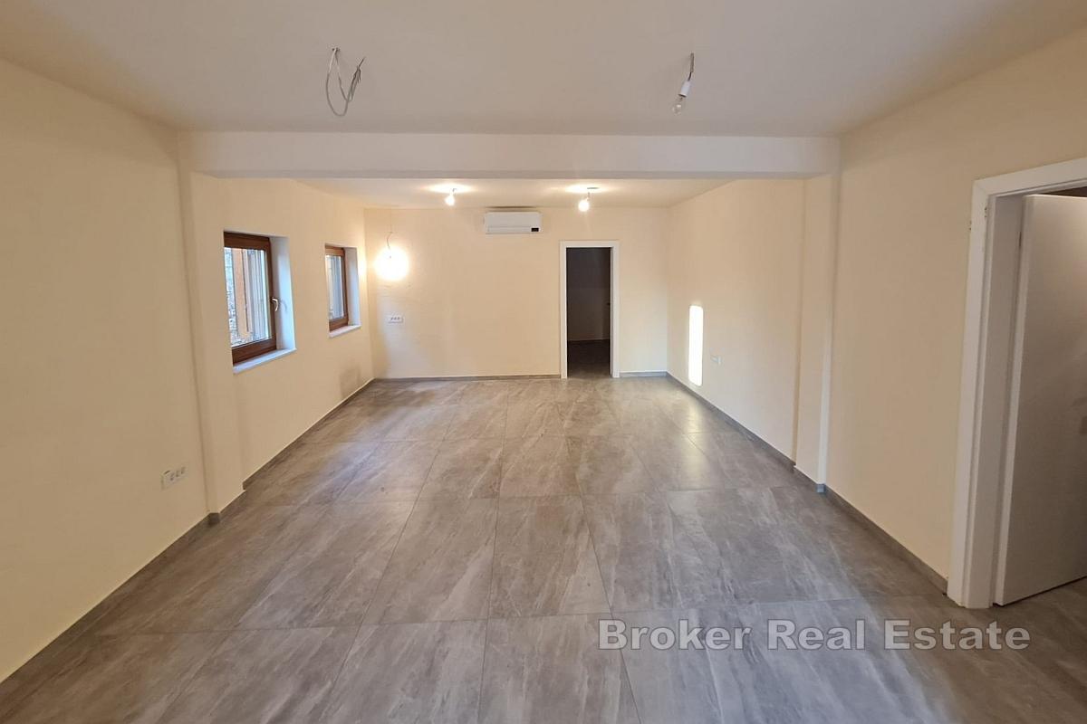 Dom dwupiętrowy blisko morza