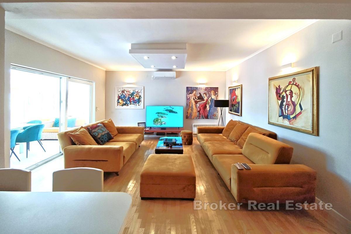 Steinvilla med basseng, ideell for familier eller investeringer