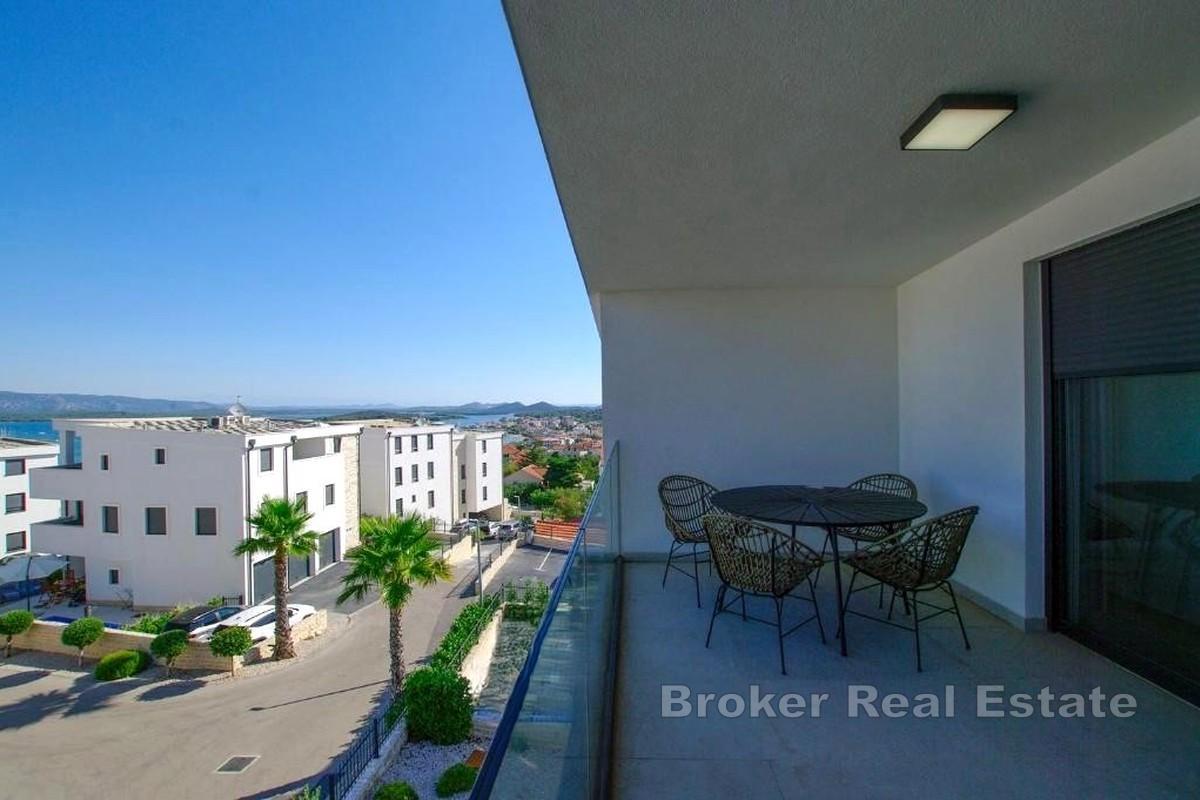 Apartament z tarasem i garażem, blisko morza