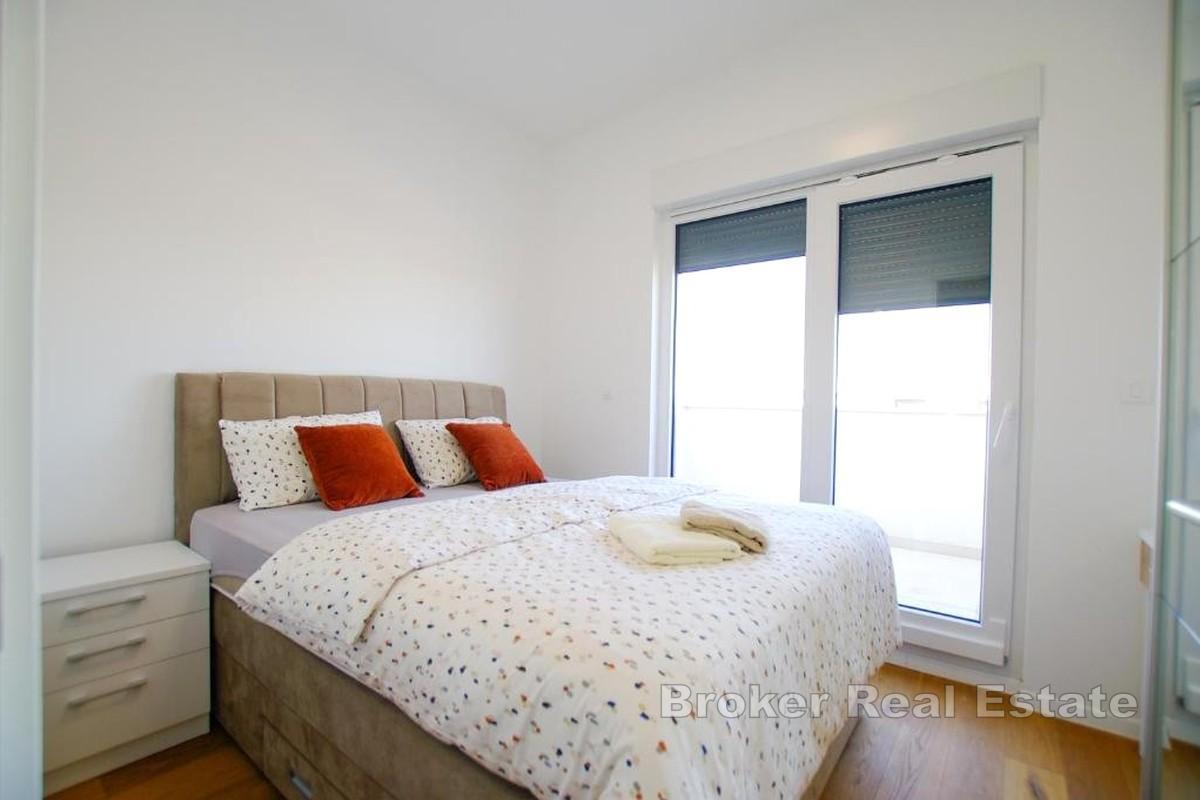 Apartament z tarasem i garażem, blisko morza