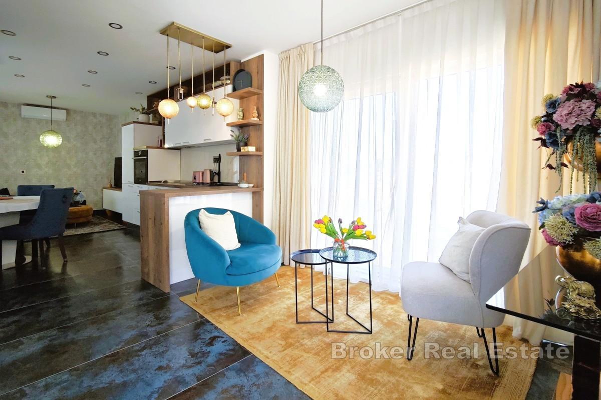 Hus med to boenheter og boblebad