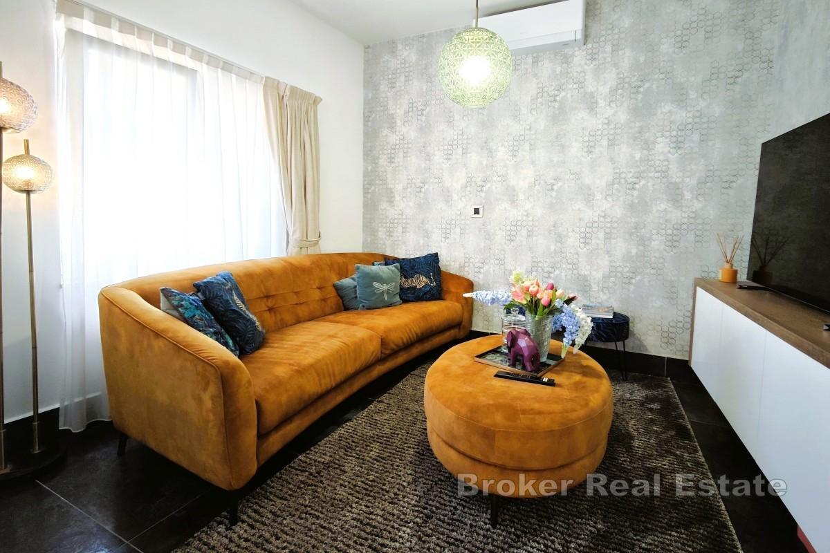 Hus med to boenheter og boblebad