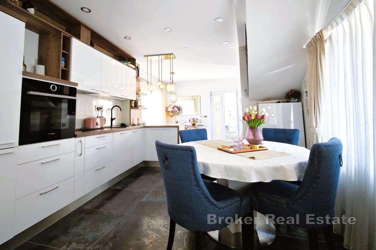 Hus med to boenheter og boblebad