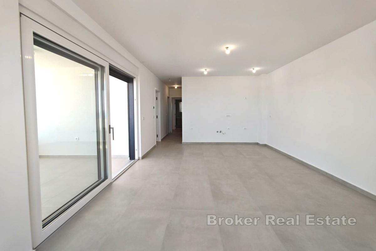 Nowy budynek - apartament z tarasem i dwoma miejscami parkingowymi