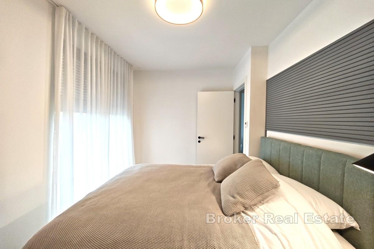 Luxusný penthouse s dvoma terasami a parkovacími miestami