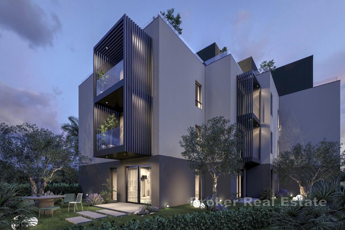 Nybygg - moderne toetasjes leilighet med stor terrasse og nær sjøen