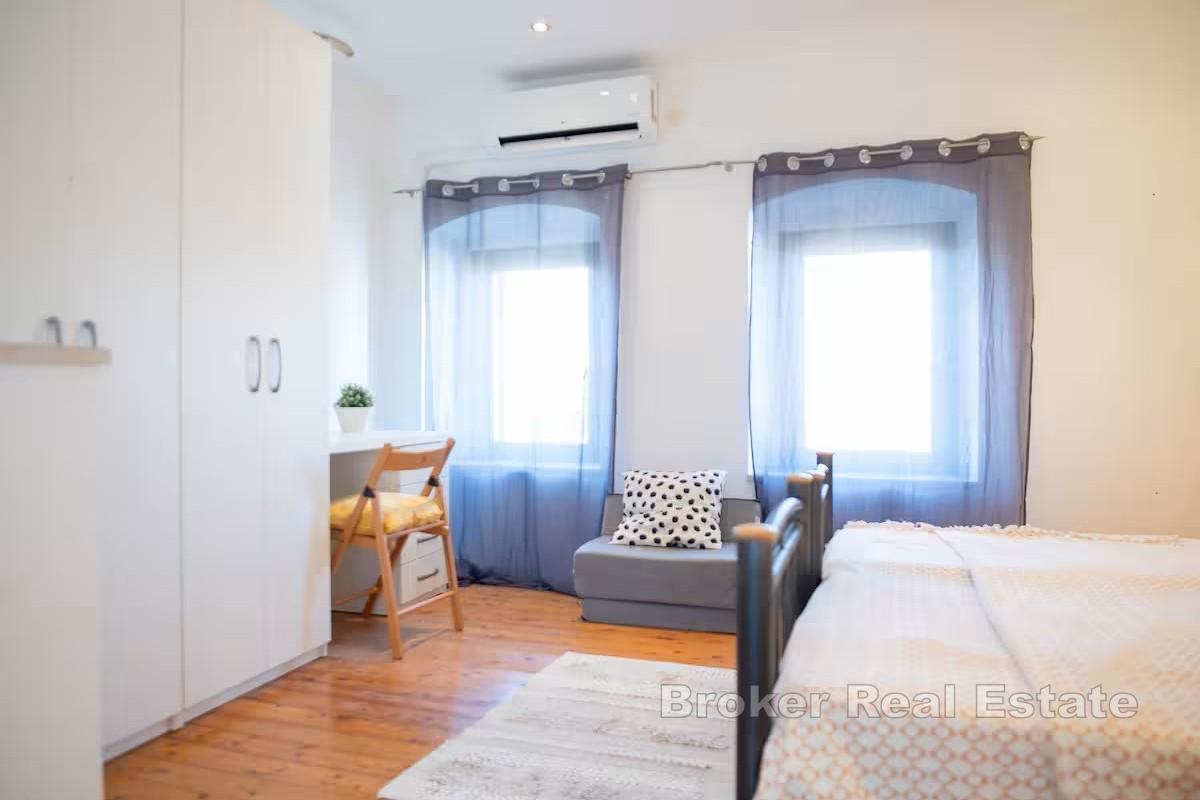 Maison en pierre dans un quartier calme - proche de la plage et des commodités