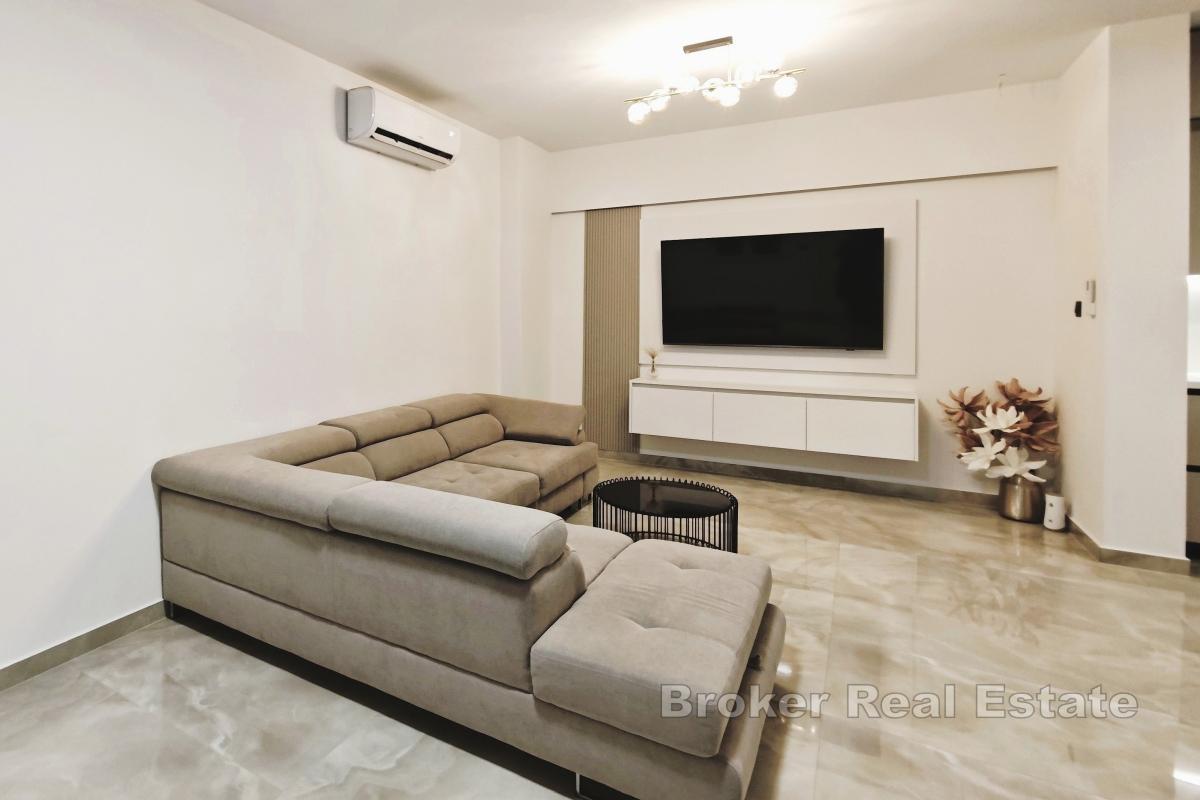 Nyrenoverad modern lägenhet i Žnjan