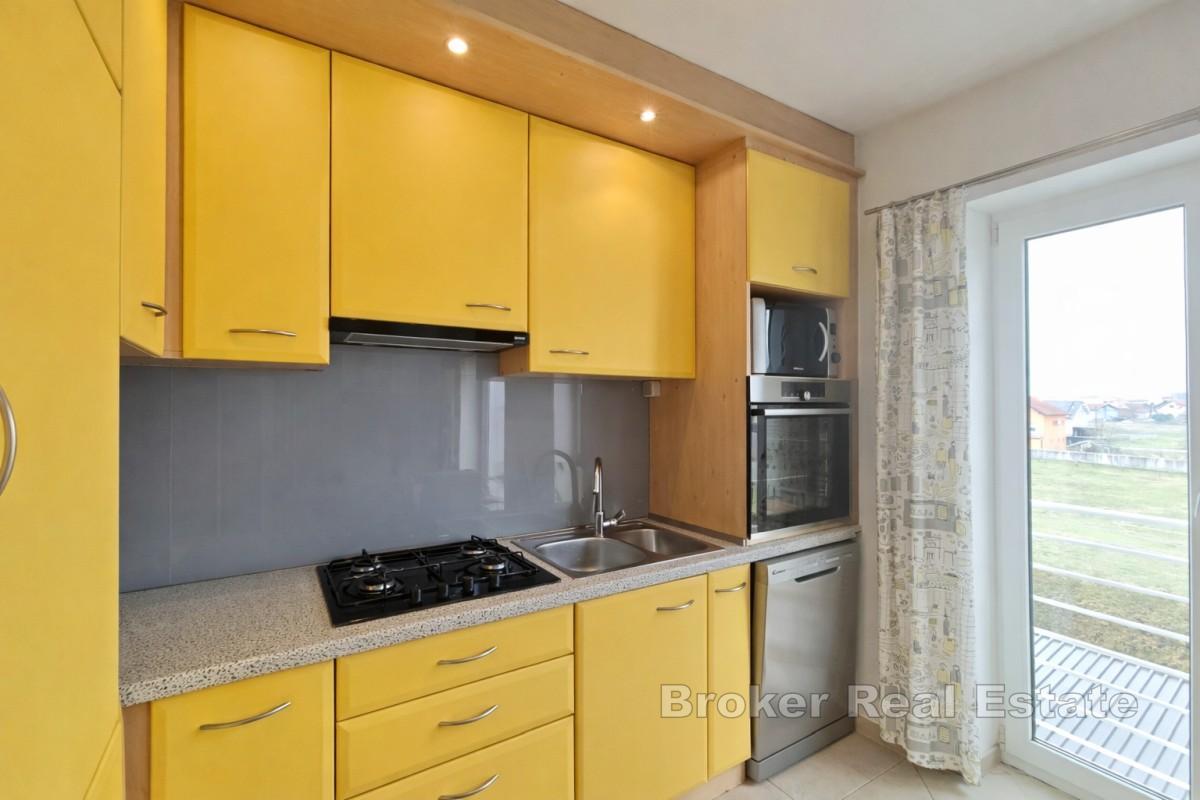 Appartement confortable de quatre chambres