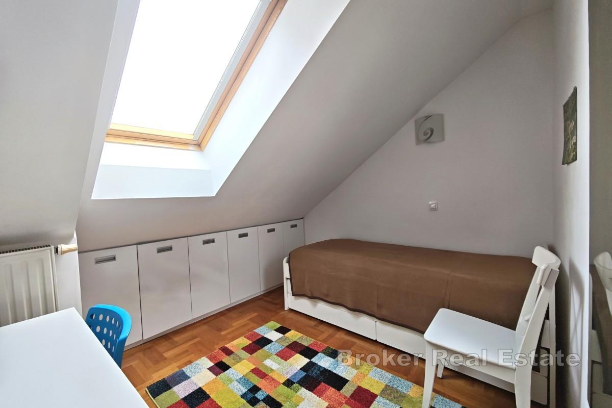 Appartement confortable de quatre chambres