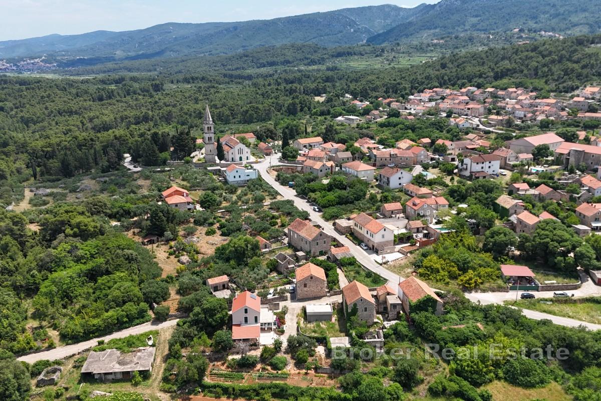 Atraktivní stavební pozemek s projektem vily