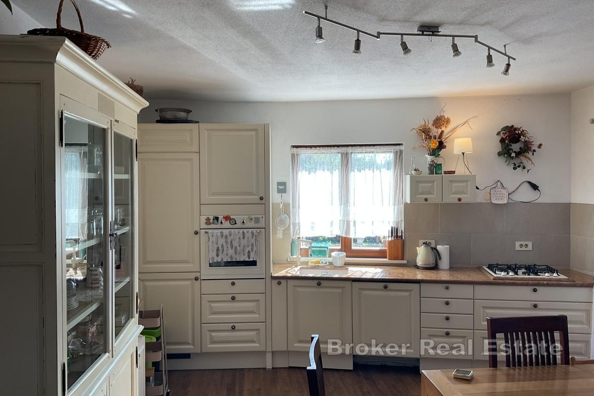 Dom w zabudowie bliźniaczej w spokojnej wiosce na półwyspie Pelješac