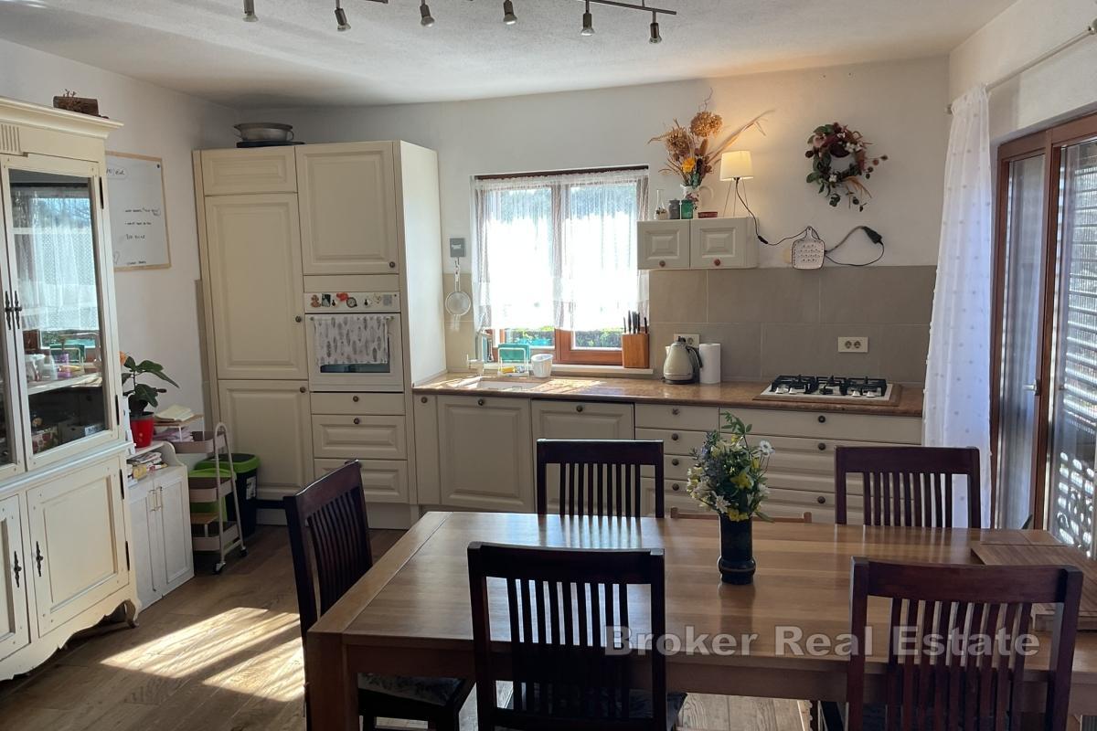 Dom w zabudowie bliźniaczej w spokojnej wiosce na półwyspie Pelješac