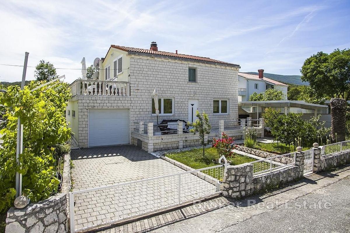 Familienhaus zur Vermietung geeignet